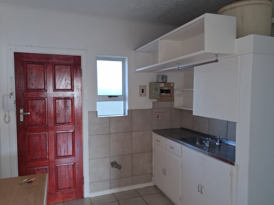 To Let 1 Bedroom Property for Rent in Quigney Eastern Cape